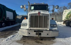 2013 KENWORTH T800 Roll-Off Truck