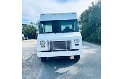 2004 FREIGHTLINER MT45 Step Van Trucks