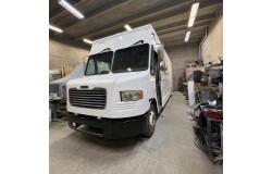2017 Freightliner  Step Van Trucks 32 feet